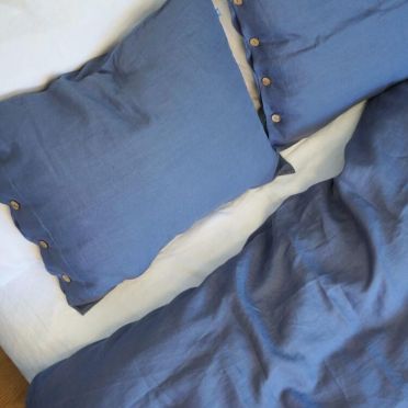 Pościel z lnu niebieska (denim) z guzikami kokosowymi